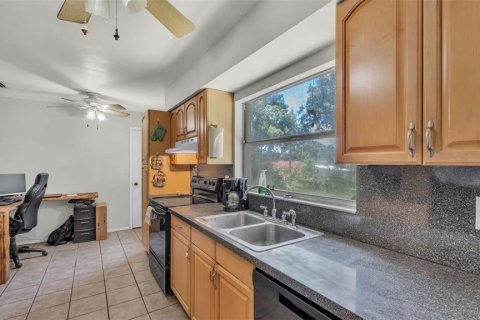 House in Lakeland, Florida 3 bedrooms, 124.49 sq.m. № 1908990 - photo 10