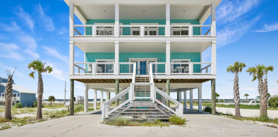 House in Navarre, Florida 5 bedrooms, 284.28 sq.m. № 590313