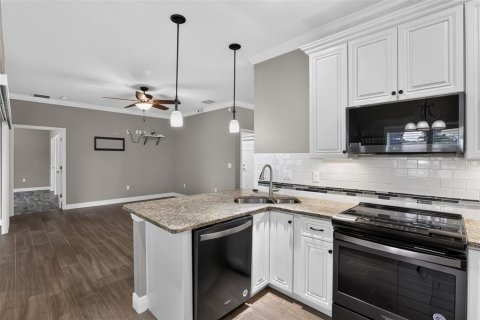 Villa ou maison à vendre à Tavares, Floride: 2 chambres, 115.85 m2 № 2231358 - photo 11