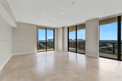 Condominio en venta en Sunny Isles Beach, Florida, 2 dormitorios, 124.67 m2 № 2012356 - foto 9