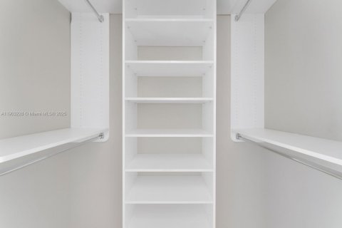 Condominio en venta en Sunny Isles Beach, Florida, 2 dormitorios, 124.67 m2 № 2012356 - foto 15