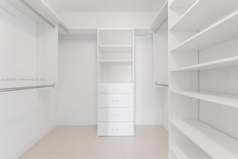 Condominio en venta en Sunny Isles Beach, Florida, 2 dormitorios, 124.67 m2 № 2012356 - foto 19