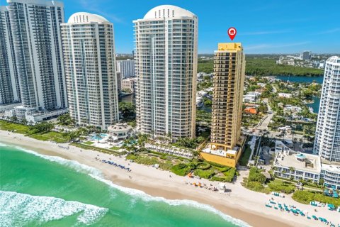 Condominio en venta en Sunny Isles Beach, Florida, 2 dormitorios, 124.67 m2 № 2012356 - foto 30