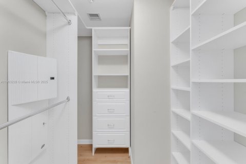 Condominio en venta en Sunny Isles Beach, Florida, 2 dormitorios, 124.67 m2 № 2012356 - foto 14