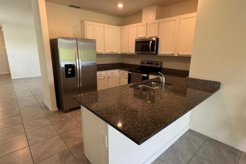 House in Eagle Lake, Florida 3 bedrooms, 102.29 sq.m. № 1853955 - photo 12