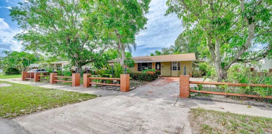 Villa ou maison à Hollywood, Floride 3 chambres, 160.44 m2 № 1892622