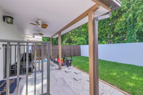 Снять в аренду виллу или дом в Майами, Флорида 2 спальни, 69.21м2, № 1998988 - фото 24