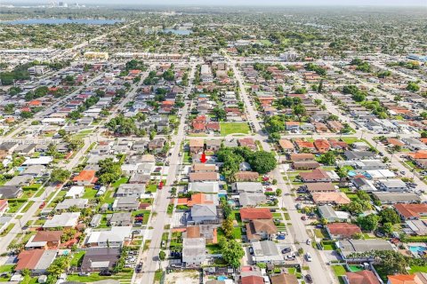 Снять в аренду виллу или дом в Майами, Флорида 2 спальни, 69.21м2, № 1998988 - фото 29