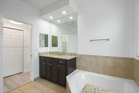 Casa en alquiler en Doral, Florida, 3 dormitorios, 228.73 m2 № 1858904 - foto 30