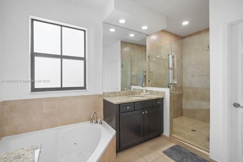 Casa en alquiler en Doral, Florida, 3 dormitorios, 228.73 m2 № 1858904 - foto 28