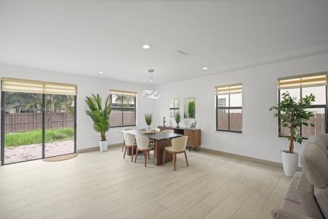Casa en alquiler en Doral, Florida, 3 dormitorios, 228.73 m2 № 1858904 - foto 14