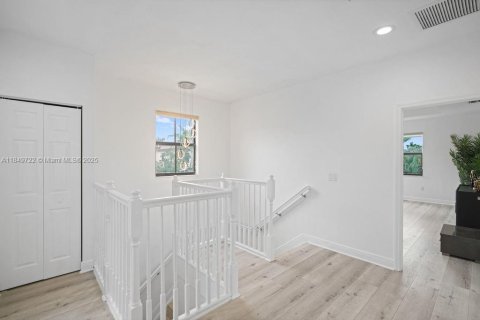 Casa en alquiler en Doral, Florida, 3 dormitorios, 228.73 m2 № 1858904 - foto 20