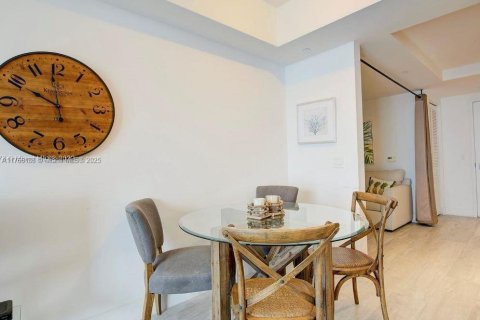 Купить кондоминиум в Майами, Флорида 1 спальня, 62.52м2, № 1713296 - фото 7