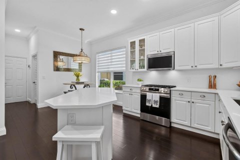 House in Jupiter, Florida 4 bedrooms, 256.32 sq.m. № 2275169 - photo 12