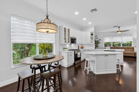 House in Jupiter, Florida 4 bedrooms, 256.32 sq.m. № 2275169 - photo 14