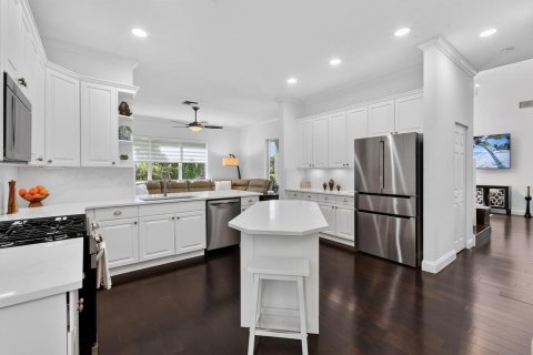 House in Jupiter, Florida 4 bedrooms, 256.32 sq.m. № 2275169 - photo 13