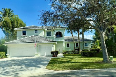 House in Jupiter, Florida 4 bedrooms, 256.32 sq.m. № 2275169