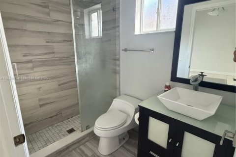 House in Miami, Florida 3 bedrooms, 114.83 sq.m. № 1940977 - photo 11
