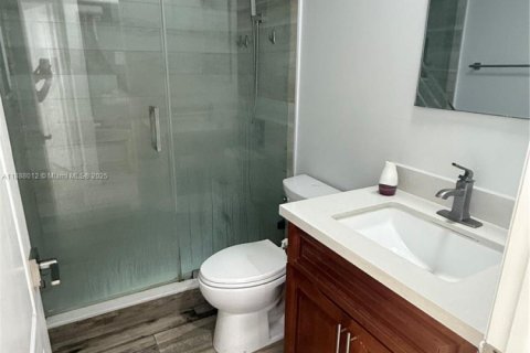 House in Miami, Florida 3 bedrooms, 114.83 sq.m. № 1940977 - photo 9