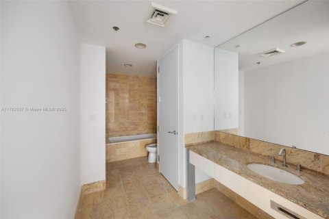 Купить кондоминиум в Майами, Флорида 2 спальни, 135.45м2, № 1692260 - фото 7