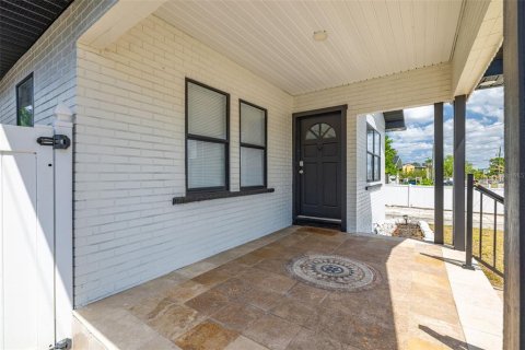 Villa ou maison à vendre à Tampa, Floride: 4 chambres, 185.9 m2 № 1630821 - photo 4