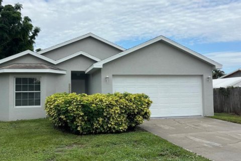 Casa en Okeechobee, Florida 3 dormitorios, 138.8 m2 № 2178049