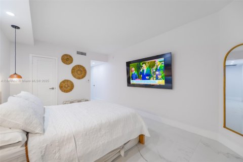 Condominio en alquiler en Hallandale Beach, Florida, 1 dormitorio, 80.82 m2 № 1936434 - foto 7