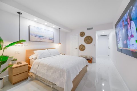 Condominio en alquiler en Hallandale Beach, Florida, 1 dormitorio, 80.82 m2 № 1936434 - foto 8