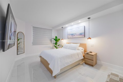 Condominio en alquiler en Hallandale Beach, Florida, 1 dormitorio, 80.82 m2 № 1936434 - foto 9