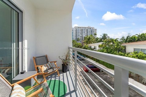 Condominio en alquiler en Miami Beach, Florida, 1 dormitorio, 72.84 m2 № 2006473 - foto 15