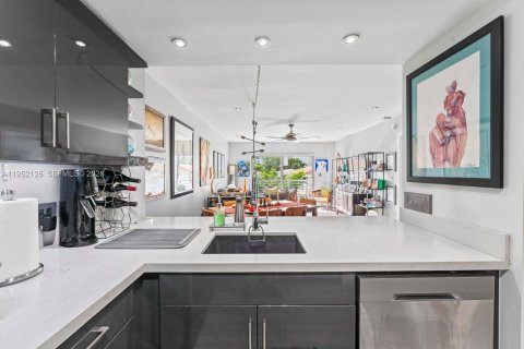 Condominio en alquiler en Miami Beach, Florida, 1 dormitorio, 72.84 m2 № 2006473 - foto 7