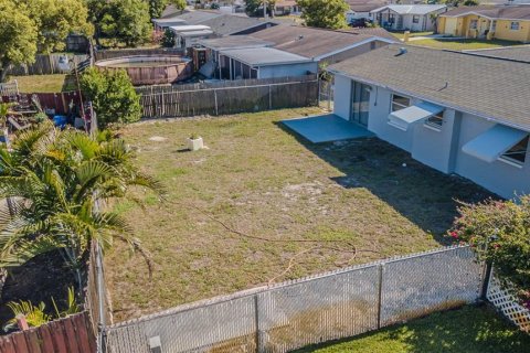 House in Holiday, Florida 2 bedrooms, 79.9 sq.m. № 1640287 - photo 16