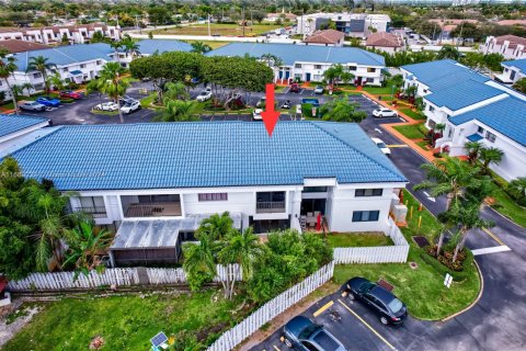 Townhouse in Miami, Florida 2 bedrooms, 111.48 sq.m. № 1864753 - photo 23