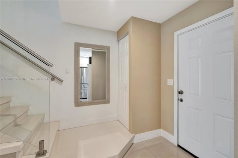 Townhouse in Miami, Florida 2 bedrooms, 111.48 sq.m. № 1864753 - photo 3