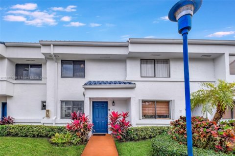 Townhouse in Miami, Florida 2 bedrooms, 111.48 sq.m. № 1864753 - photo 25