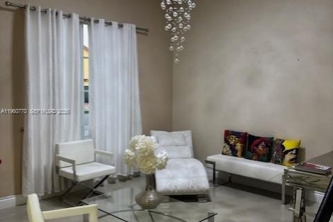 House in Miami, Florida 4 bedrooms, 217.21 sq.m. № 2080758 - photo 4