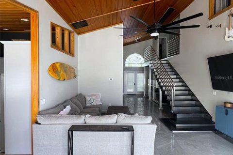 Купить виллу или дом в Эджуотер, Флорида 7 комнат, 222.04м2, № 2266787 - фото 5