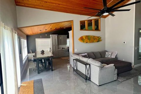 Купить виллу или дом в Эджуотер, Флорида 7 комнат, 222.04м2, № 2266787 - фото 8