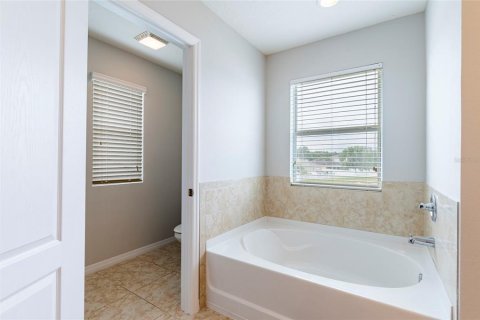 House in Plant City, Florida 5 bedrooms, 254.18 sq.m. № 1757568 - photo 27