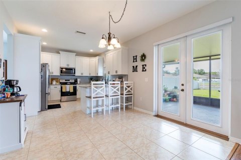 House in Plant City, Florida 5 bedrooms, 254.18 sq.m. № 1757568 - photo 12