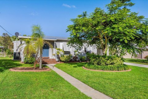 Villa ou maison à vendre à St. Lucie, Floride: 3 chambres, 119.84 m2 № 2188483 - photo 3