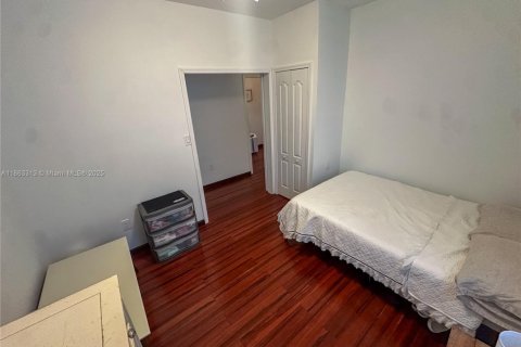 House in Kendall, Florida 4 bedrooms, 189.99 sq.m. № 1892841 - photo 8