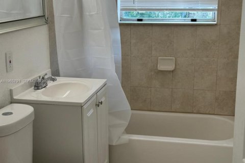 Villa ou maison à louer à Fort Lauderdale, Floride: 3 chambres, 122.91 m2 № 2027411 - photo 7