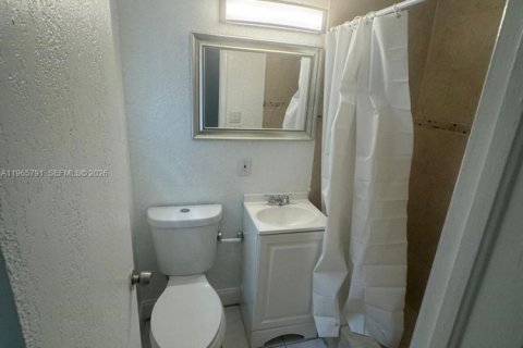 Villa ou maison à louer à Fort Lauderdale, Floride: 3 chambres, 122.91 m2 № 2027411 - photo 9