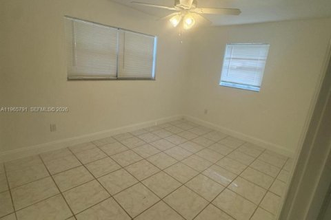 Villa ou maison à louer à Fort Lauderdale, Floride: 3 chambres, 122.91 m2 № 2027411 - photo 6