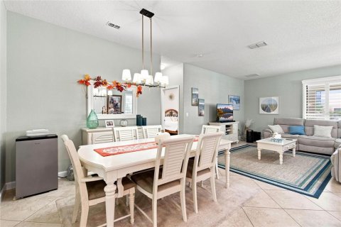 House in Davenport, Florida 3 bedrooms, 176.79 sq.m. № 2354336 - photo 4