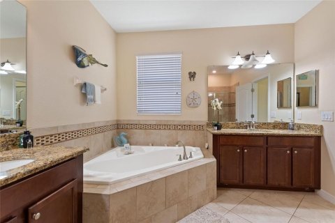 House in Davenport, Florida 3 bedrooms, 176.79 sq.m. № 2354336 - photo 21
