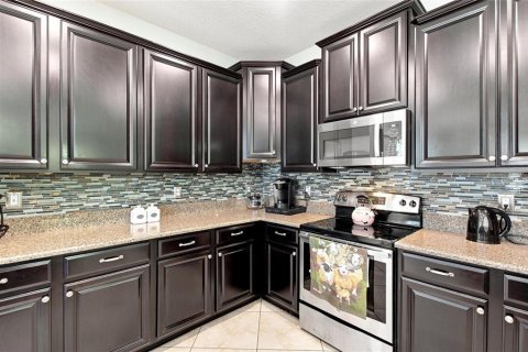 House in Davenport, Florida 3 bedrooms, 176.79 sq.m. № 2354336 - photo 9