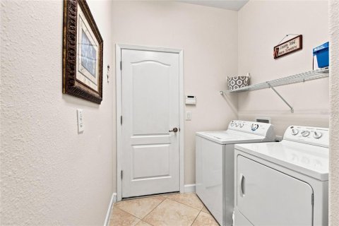 House in Davenport, Florida 3 bedrooms, 176.79 sq.m. № 2354336 - photo 28
