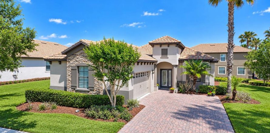 House in Davenport, Florida 3 bedrooms, 176.79 sq.m. № 2354336